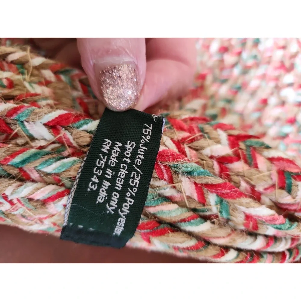4 Folk Art red green cream Country Farmhouse Braided Placemats 15